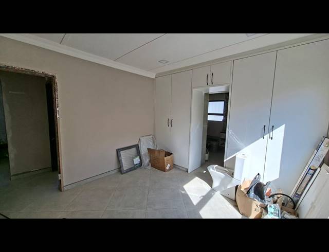 3 BEDROOM FREEHOLD TO LET IN MINNEBRON